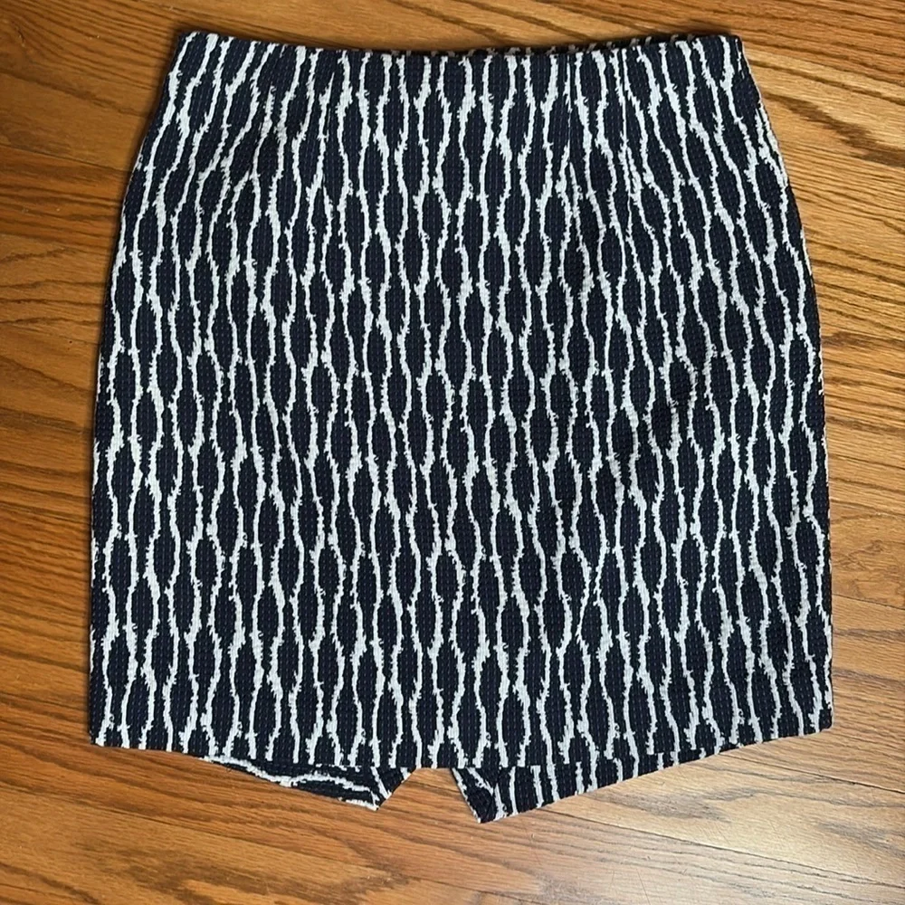 Ann Taylor LOFT Navy Blue White cotton Textured Faux Wrap Skirt sz S